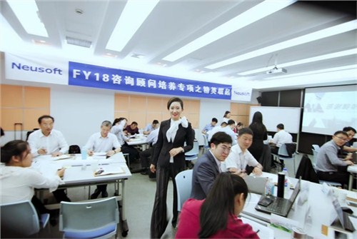 昆明企業(yè)禮儀教學(xué)班 云南皇禮禮儀學(xué)院提供專(zhuān)業(yè)培訓(xùn)與信息技術(shù)咨詢(xún)服務(wù)